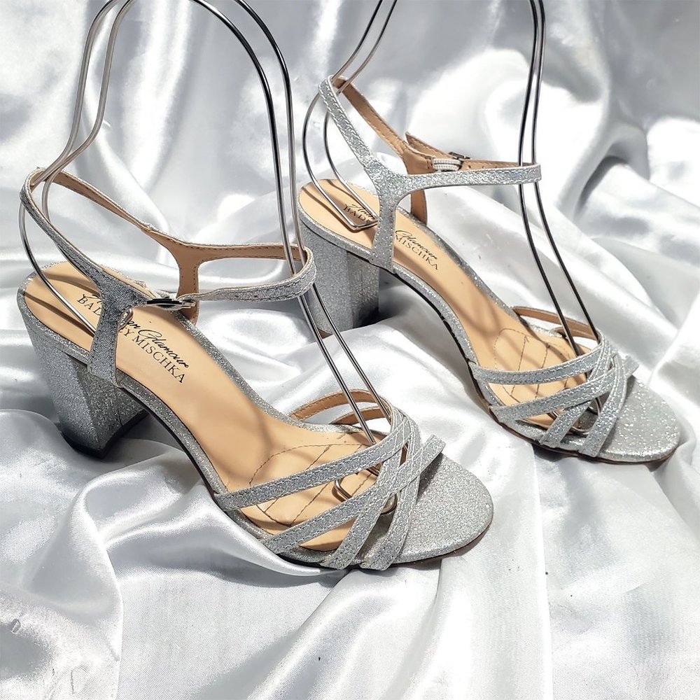 BADGLEY MISCHKA silver sparkle thick heel strappy sandals SZ 7